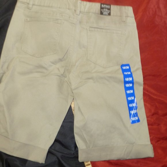 BUFFALO david bitton samuella mid rise bermuda super soft shorts 10/30 new - Picture 1 of 10